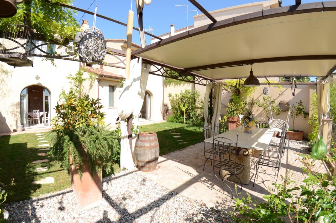 Al Colle Di Lari Villa ภายนอก รูปภาพ