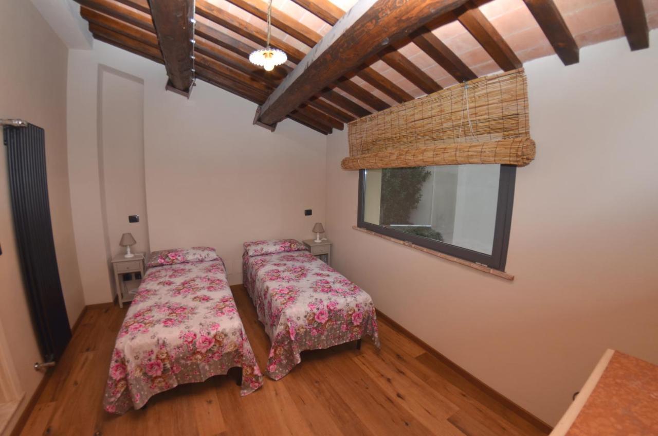 Al Colle Di Lari Villa ภายนอก รูปภาพ