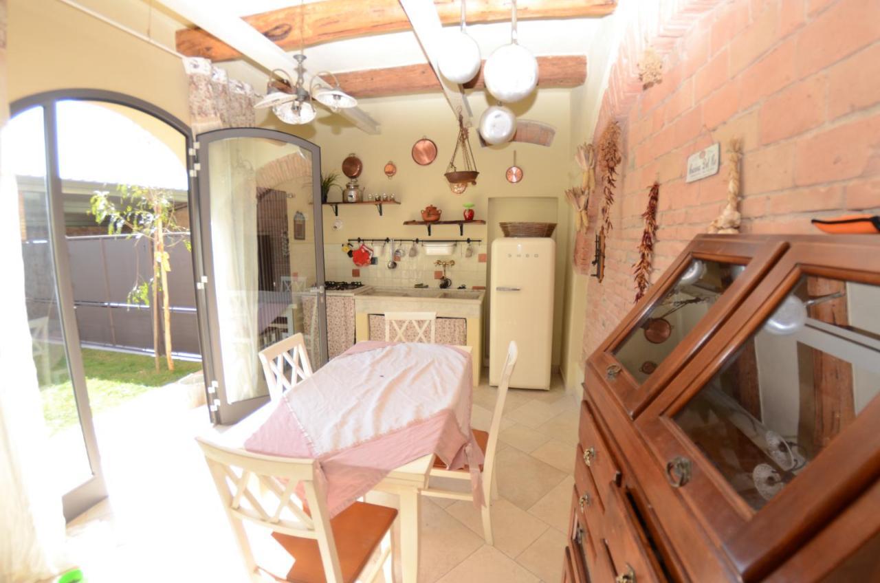 Al Colle Di Lari Villa ภายนอก รูปภาพ